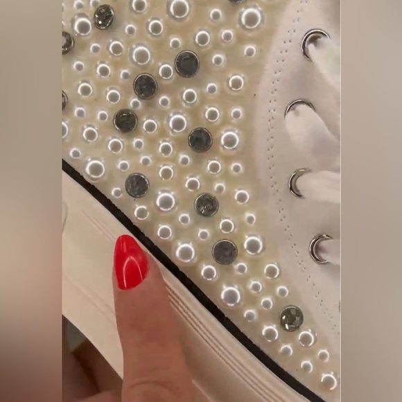 NWT Azalea Wang White Pearl/ Rhinestone High Top Sneakers. - Picture 9 of 11